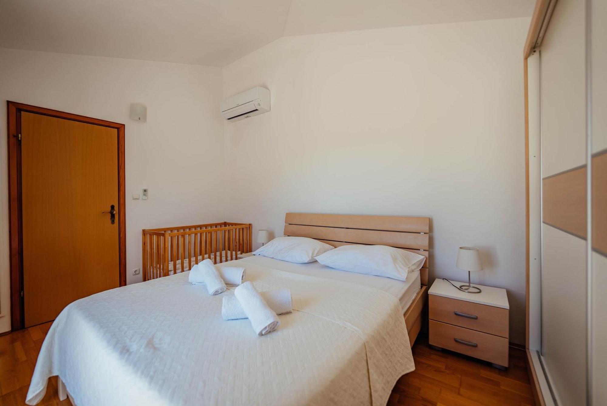 Villa Latica Donji Proložac Buitenkant foto