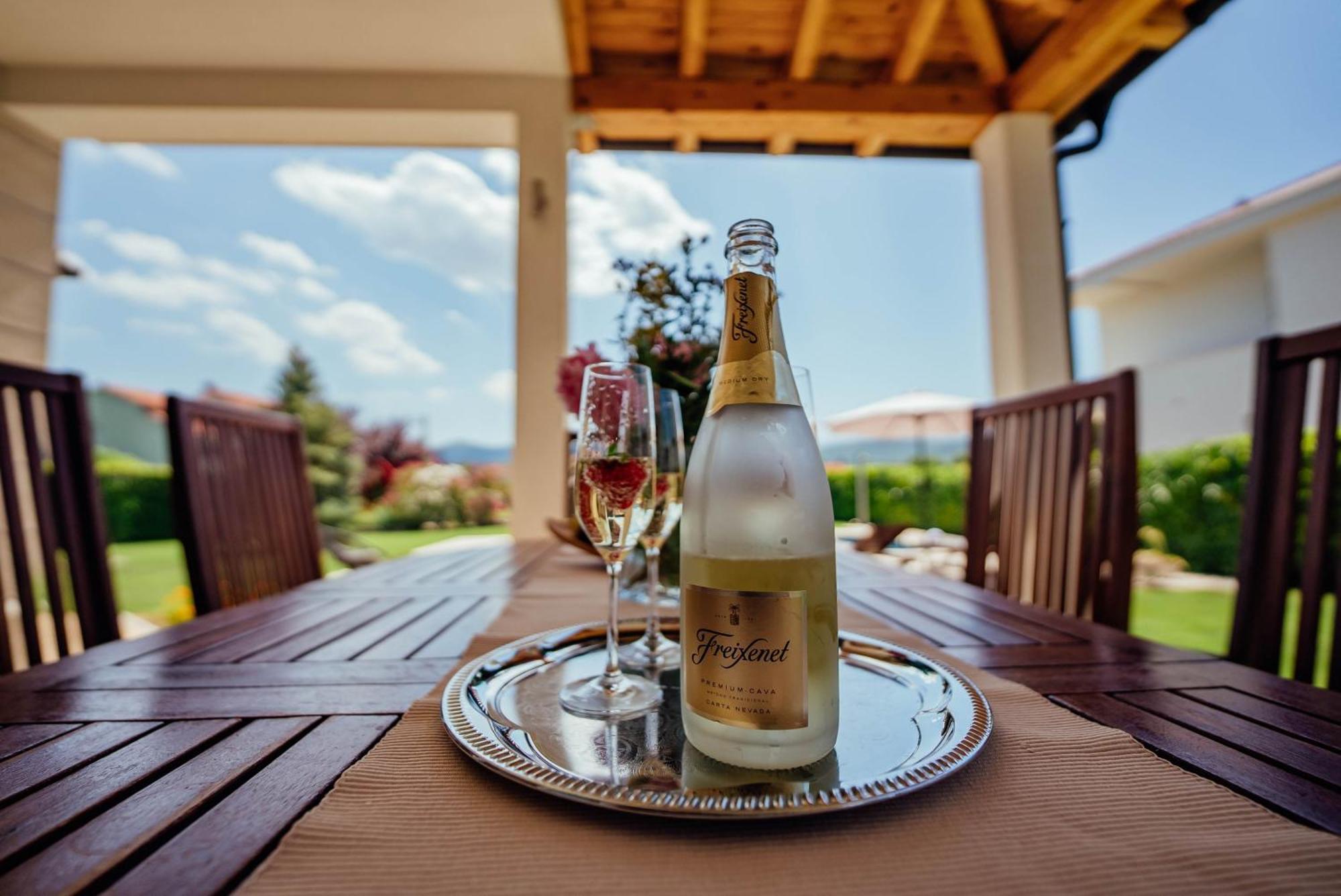 Villa Latica Donji Proložac Buitenkant foto